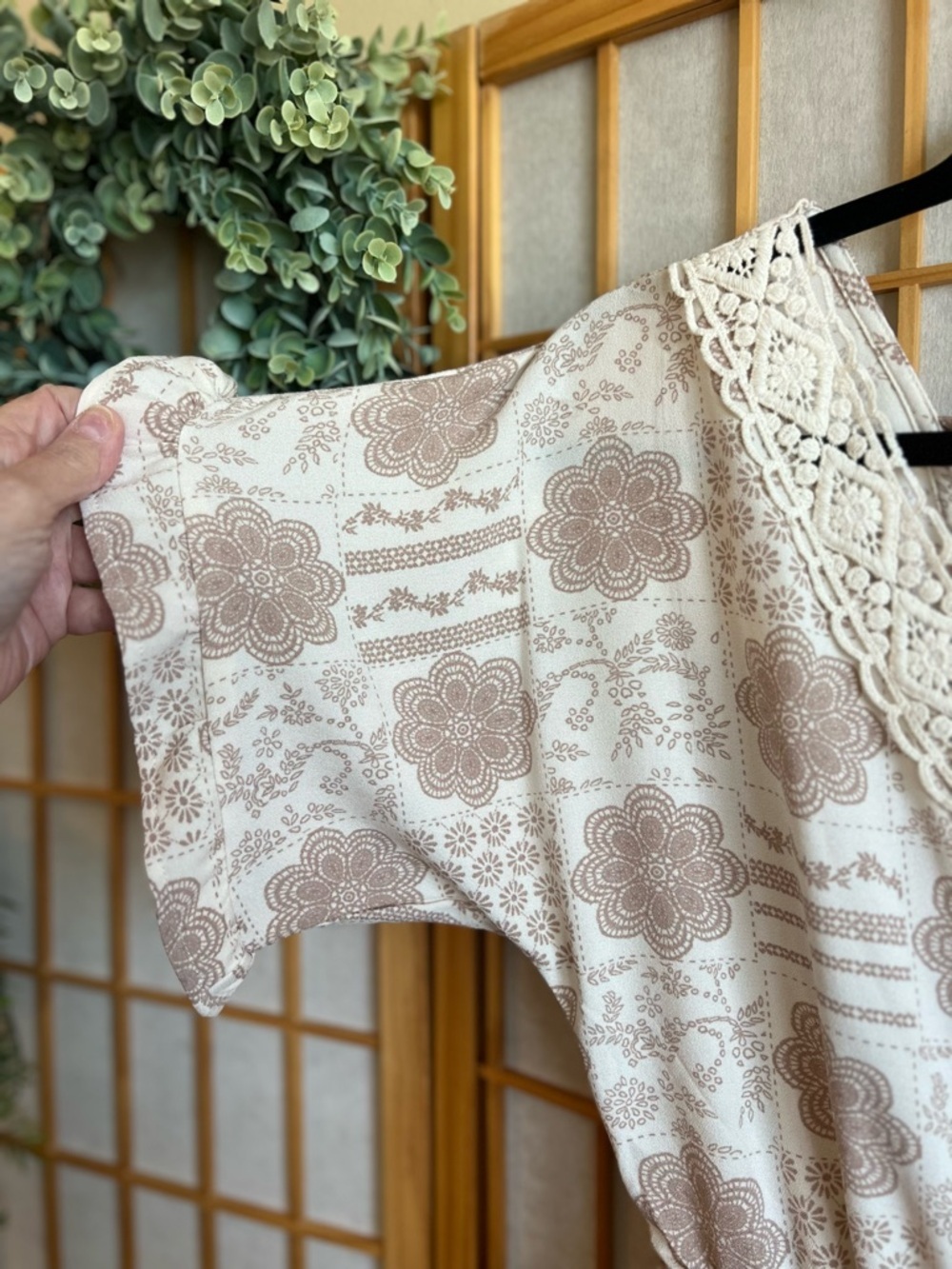 Daytrip Buckle Ivory Tan Boho Lace Peplum Top XS Buckle Floral Medallion Blouse - Picture 10 of 13
